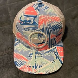 NWT VINEYARD VINES BEACH PERFORMANCE TRUCKER HAT “ONE SIZE”.